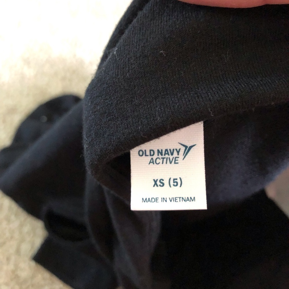 Old Navy Active Black soft pants with cargo pockets in size 5 - Picture 3 of 4